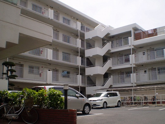 明石市貴崎３丁目の賃貸マンションの外観