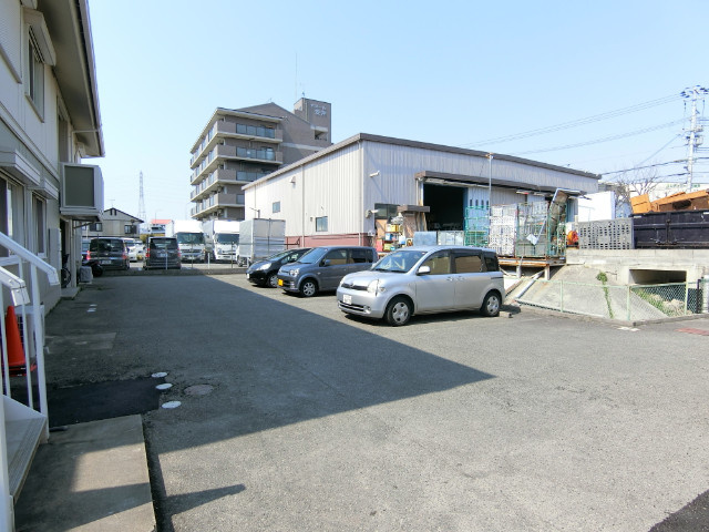 神戸市西区玉津町西河原のアパートの駐車場