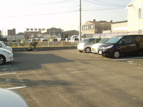 神戸市西区伊川谷町潤和のアパートの駐車場|敷地内駐車場☆