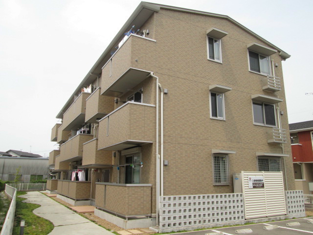 三木市大塚のアパートの外観