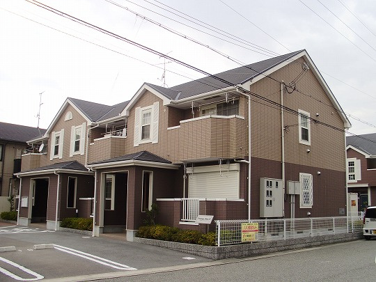 三木市大村のアパートの外観
