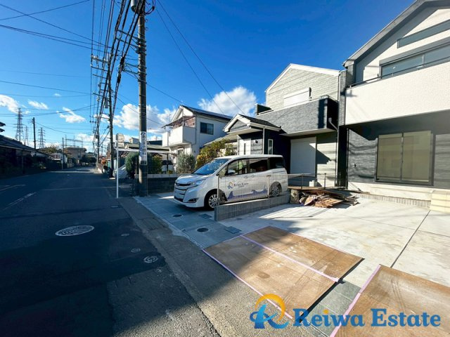 新築戸建　茅ヶ崎市香川4丁目の前面道路含む現地写真