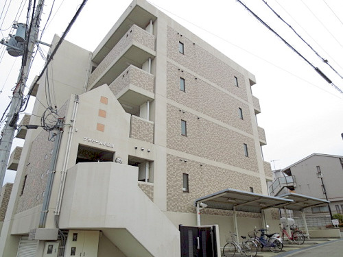 神戸市垂水区名谷町字室山の賃貸マンションの外観
