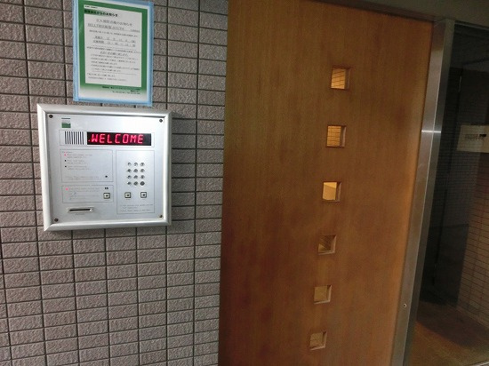 神戸市須磨区大田町６丁目の賃貸マンションのエントランス