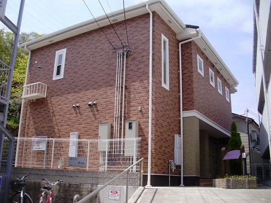 神戸市須磨区妙法寺字谷野のアパートの外観