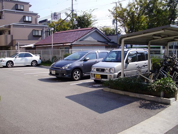 神戸市垂水区福田２丁目の賃貸マンションの駐車場