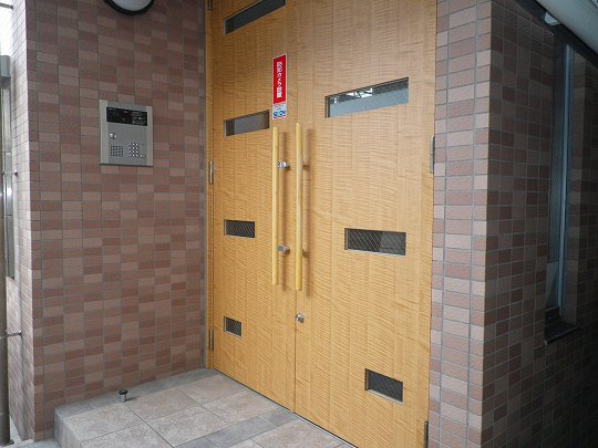 神戸市垂水区福田２丁目の賃貸マンションのエントランス
