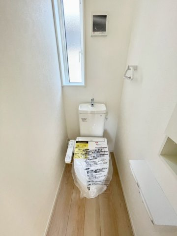 耐震等級３！ご成約プレゼント対象物件！のトイレ|1、2階それぞれにトイレ完備！温水洗浄便座機能付きです♪