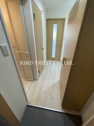 グリーンプラザ新梅田の玄関|明るい玄関です