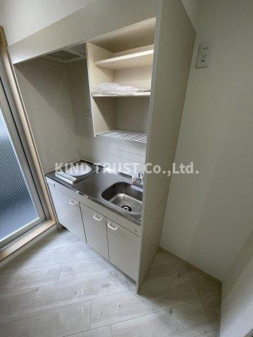 グリーンプラザ新梅田のキッチン|コンパクトなキッチンで掃除もラクラク