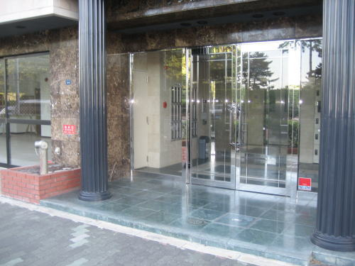 神戸市須磨区行幸町１丁目の賃貸マンションのエントランス
