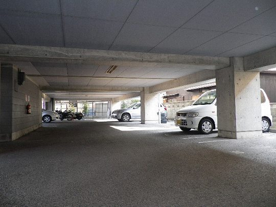神戸市垂水区西舞子２丁目の賃貸マンションの駐車場