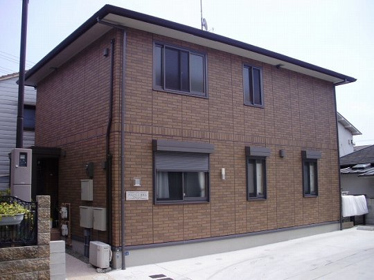 神戸市垂水区歌敷山２丁目のアパートの外観