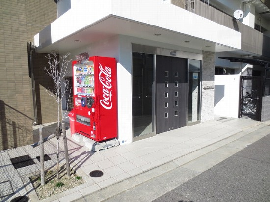 神戸市長田区松野通３丁目の賃貸マンションのエントランス