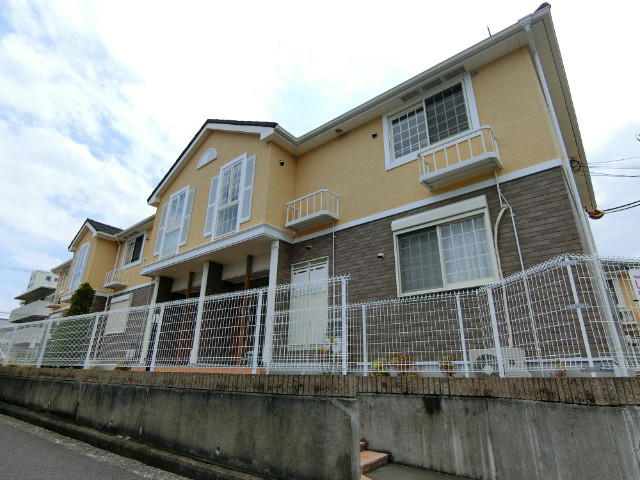 神戸市須磨区東落合２丁目のアパートの外観