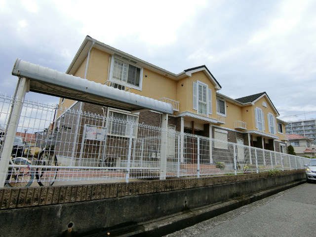 神戸市須磨区東落合２丁目のアパートの外観