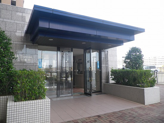神戸市垂水区名谷町字室山の賃貸マンションのエントランス