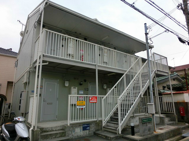 神戸市垂水区山手４丁目のアパートの外観