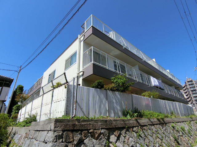 神戸市須磨区行幸町３丁目の賃貸マンションの外観