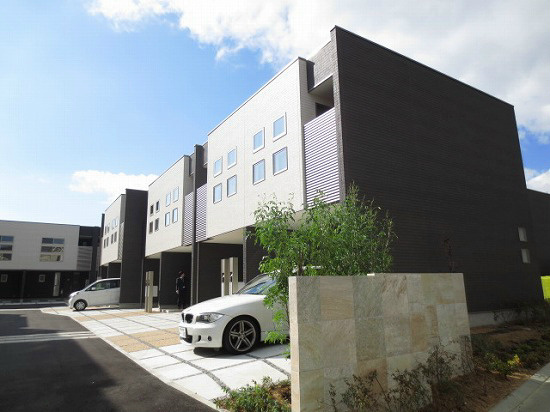 神戸市垂水区小束山手３丁目のアパートの外観