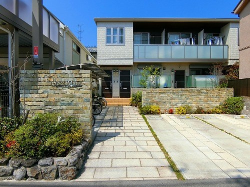 神戸市須磨区行幸町２丁目のアパートの外観