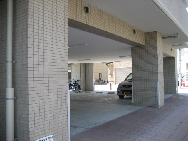神戸市長田区水笠通１丁目の賃貸マンションの駐車場