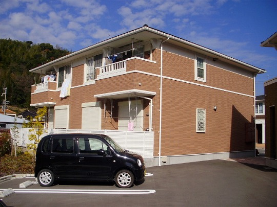 神戸市垂水区下畑町字内入田のアパートの外観