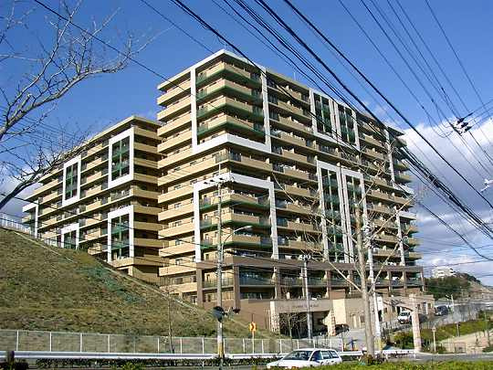 神戸市垂水区小束山本町４丁目の賃貸マンションの外観