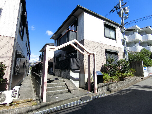 神戸市須磨区白川台５丁目のアパートの外観