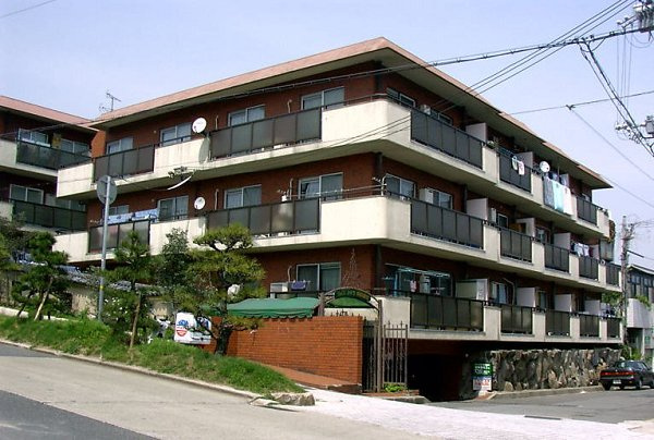 神戸市須磨区離宮前町２丁目の賃貸マンションの外観