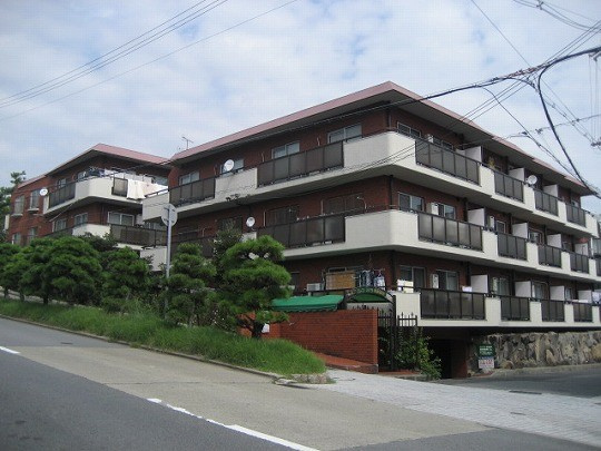 神戸市須磨区離宮前町２丁目の賃貸マンションの外観