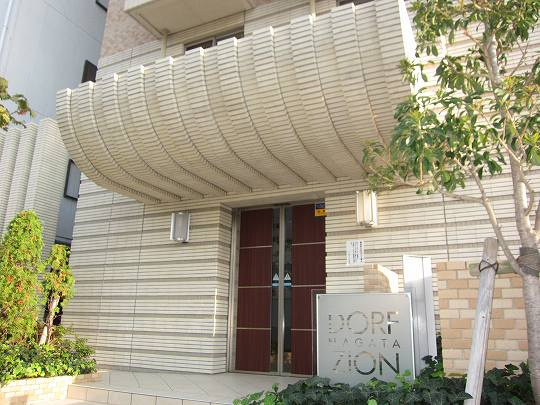 神戸市長田区御蔵通５丁目の賃貸マンションのエントランス