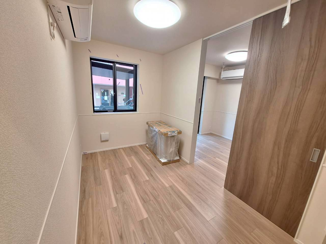 ベルフラット入谷サイドの洋室