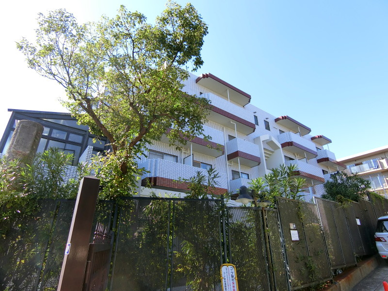 神戸市須磨区離宮前町２丁目の賃貸マンションの外観