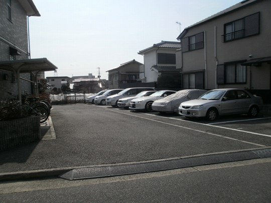 神戸市垂水区霞ケ丘１丁目のアパートの駐車場|敷地内駐車場あり☆