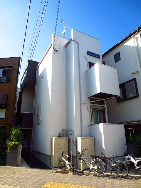 神戸市長田区海運町２丁目のアパートの外観