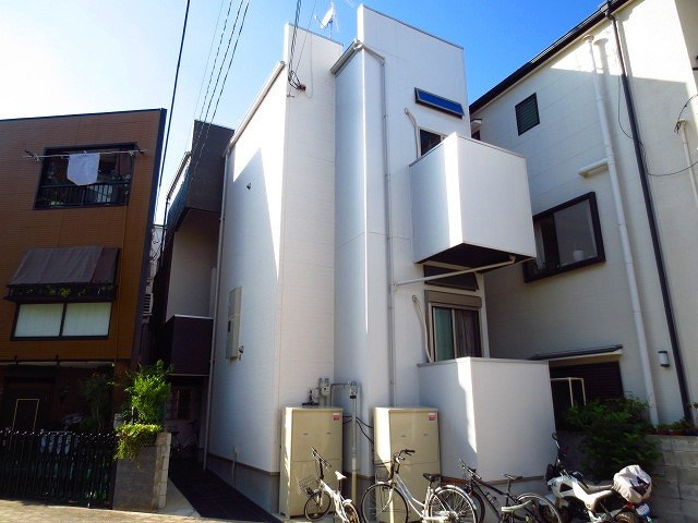 神戸市長田区海運町２丁目のアパートの外観
