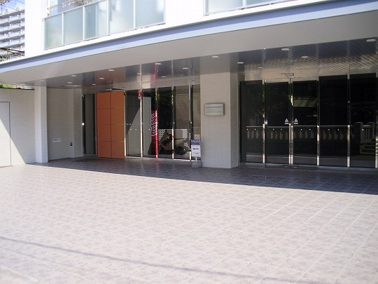 神戸市垂水区平磯４丁目の賃貸マンションのエントランス