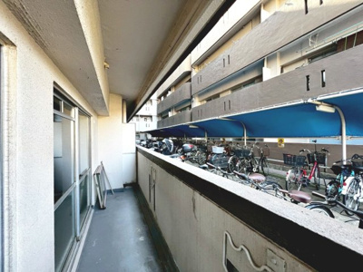 【バルコニー】 | コーポあびこ | 【バルコニー】開放感のあるバルコニーです♪お洗濯も楽々快適に干せますよ♪