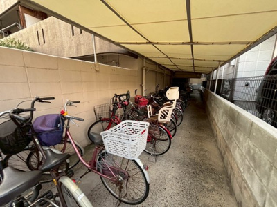 【駐輪場】 | コーポあびこ | お客様にとって最良のマイホームが見つかりますよう、イエストアが全力でお手伝いさせていただきます！いつでもお気軽にお問い合わせ下さい♪