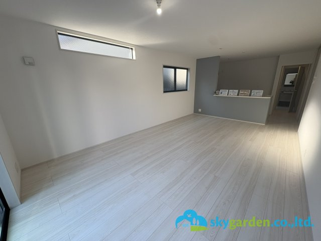 平塚市虹ケ浜　新築戸建　全2棟2号棟の居間・リビング