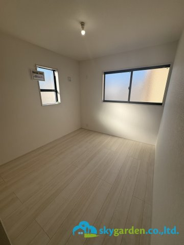 平塚市虹ケ浜　新築戸建　全2棟2号棟の洋室