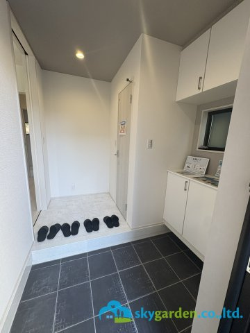 平塚市虹ケ浜　新築戸建　全2棟2号棟の玄関