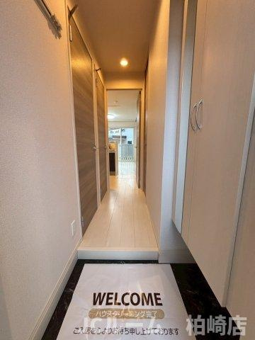 柏崎市半田１丁目のアパートの玄関