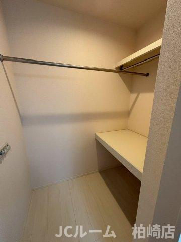 柏崎市半田１丁目のアパートの収納