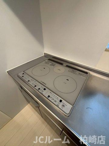 柏崎市半田１丁目のアパートのキッチン