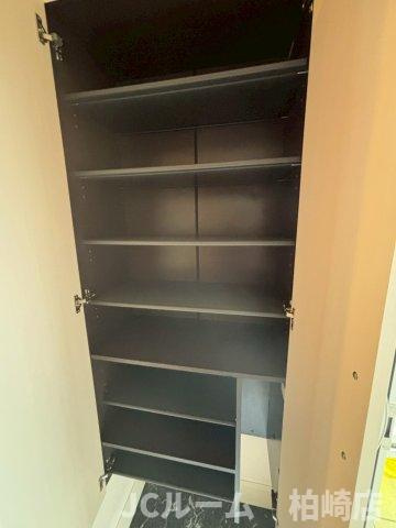 柏崎市半田１丁目のアパートの収納