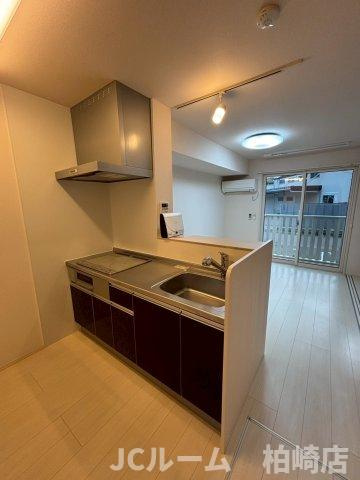 柏崎市半田１丁目のアパートのキッチン
