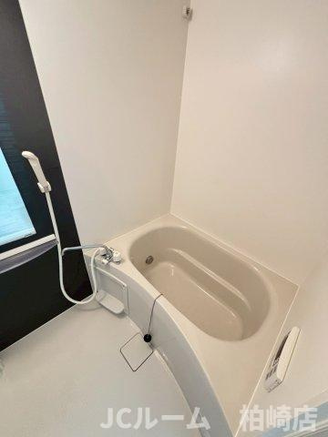 柏崎市半田１丁目のアパートの浴室