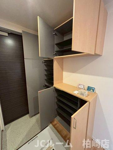 柏崎市松美１丁目のアパートの収納